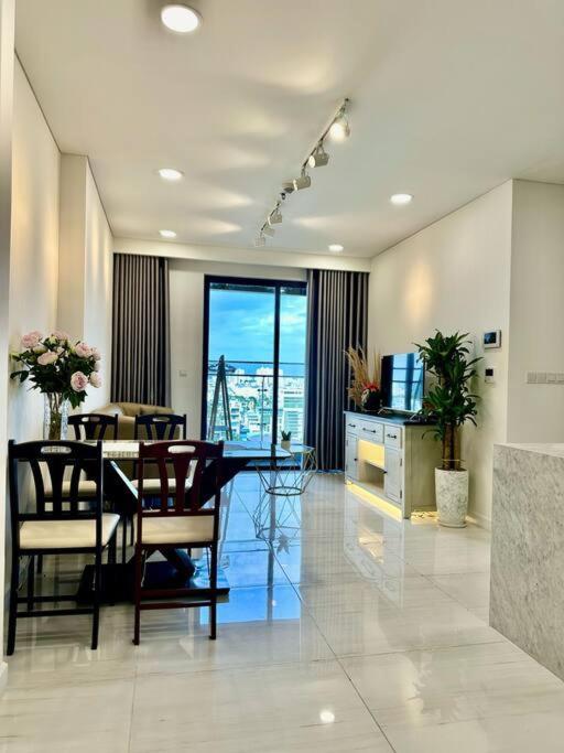 2 Bedroom Luxury Condo In City Central Thành Pho Ho Chí Minh Esterno foto