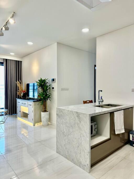 2 Bedroom Luxury Condo In City Central Thành Pho Ho Chí Minh Esterno foto